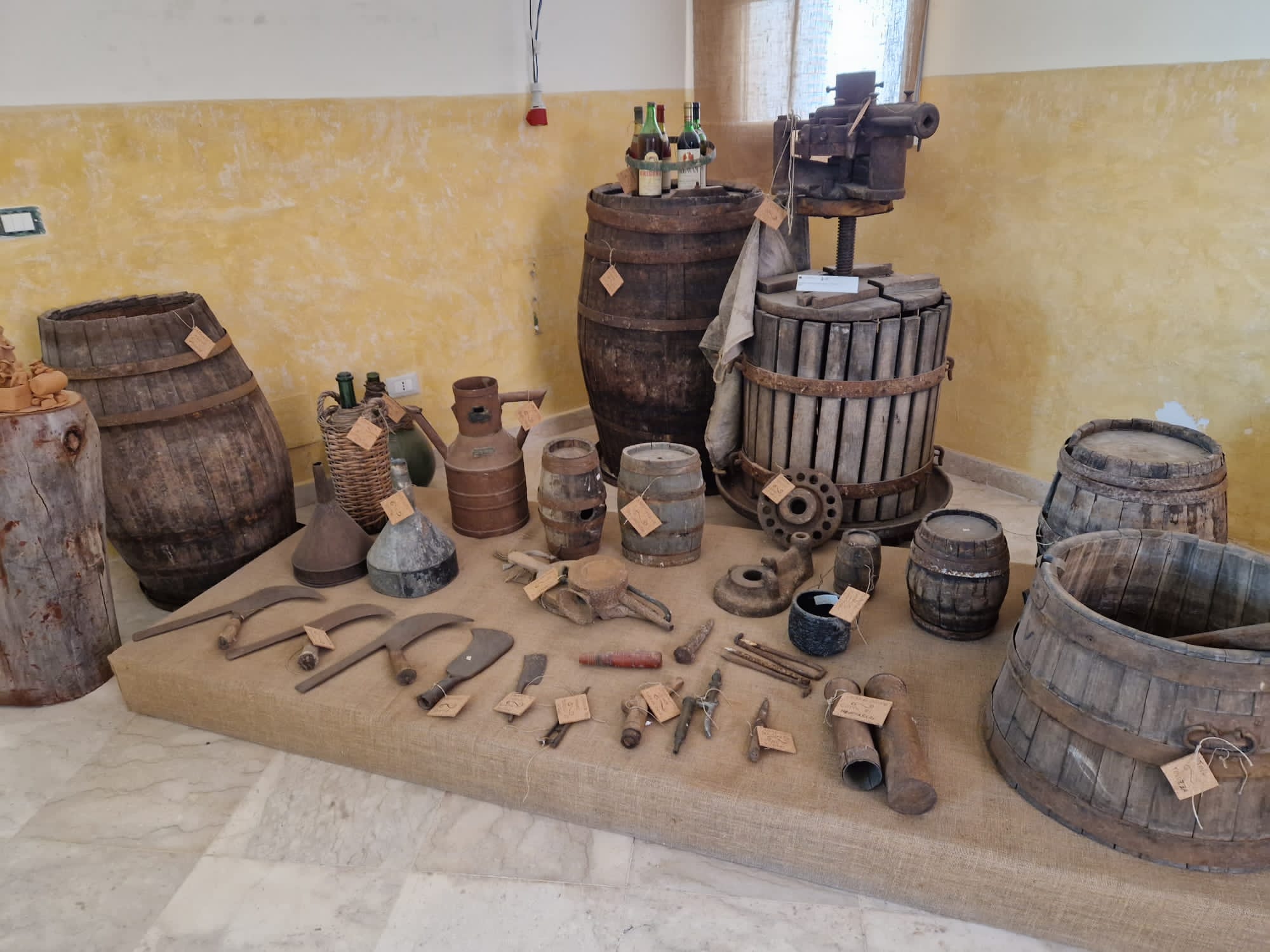 Torchio vino e artigianato